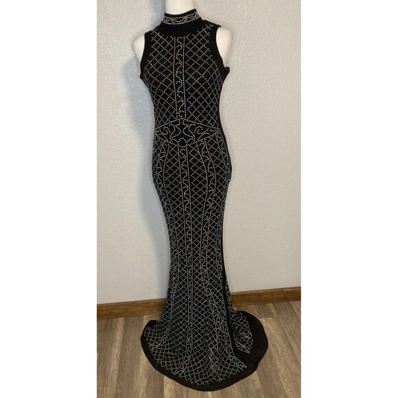 Windsor Dresses & Skirts - Windsor Prom Homecoming Pageant Dress Small Black Bodycon Mermaid Beaded Halter